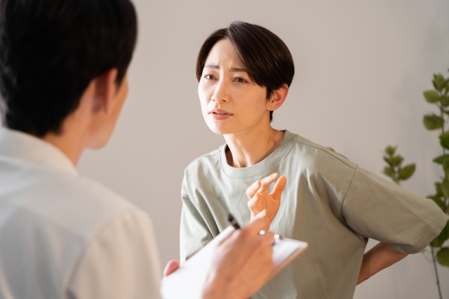 カウンセリングを受ける女性